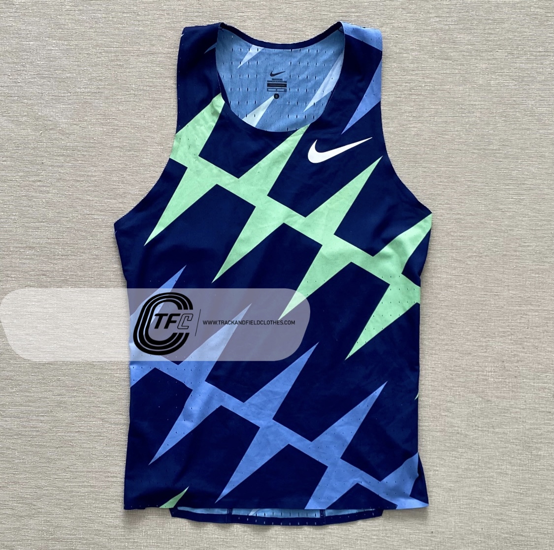 Nike pro running singlet hotsell